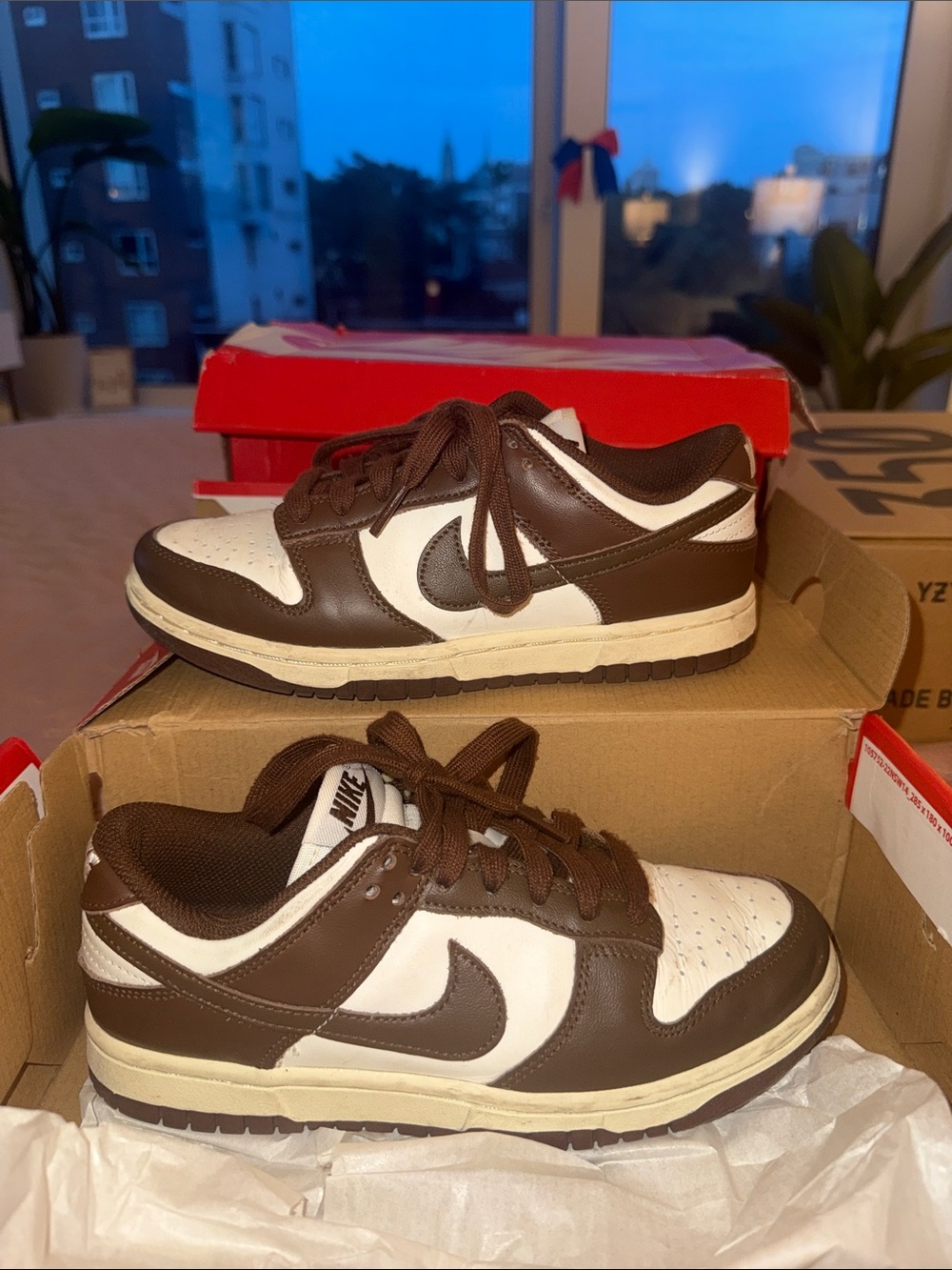 Women’s brown and white dunks - Picture 3 of 5